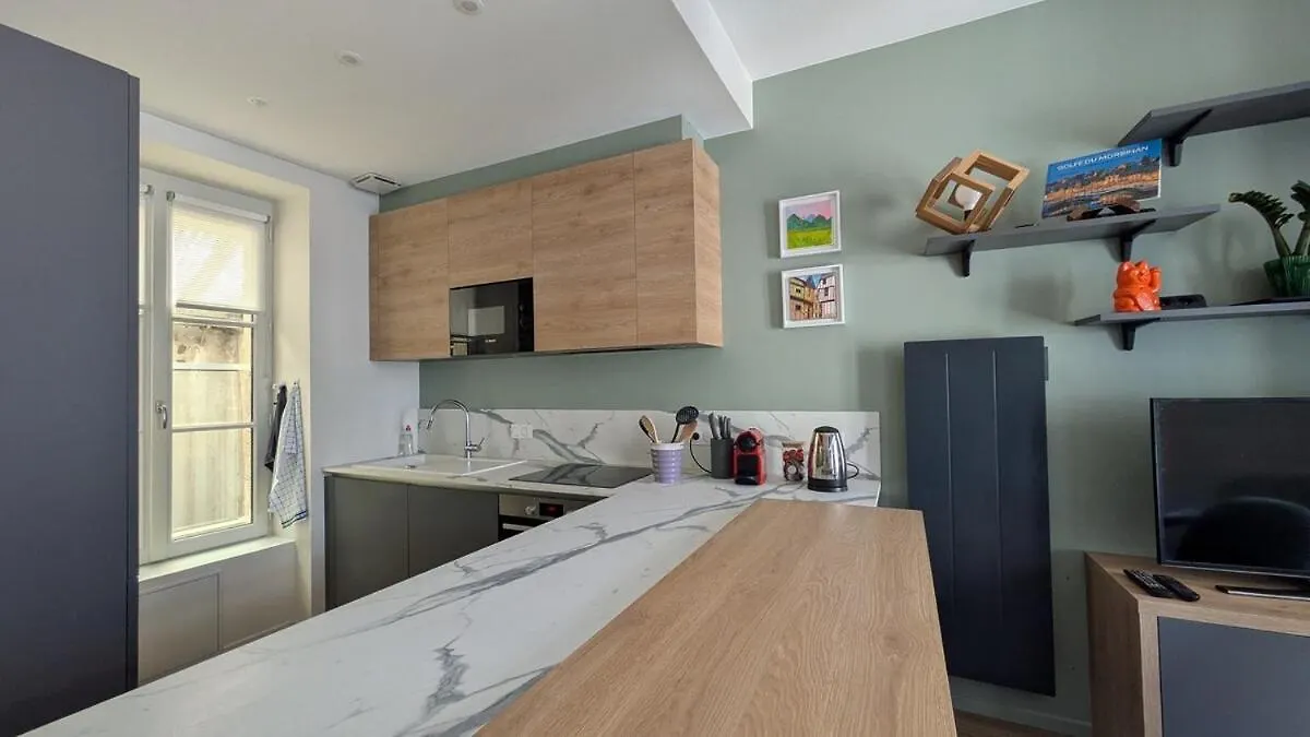 Chic Et Cozy Duplex Dans Le Centre Ville De 瓦讷 0*,